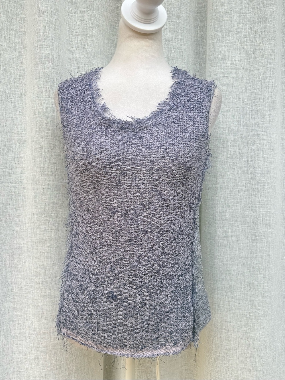 Carlisle Collection blue white tweed fringe knitted sleeveless top